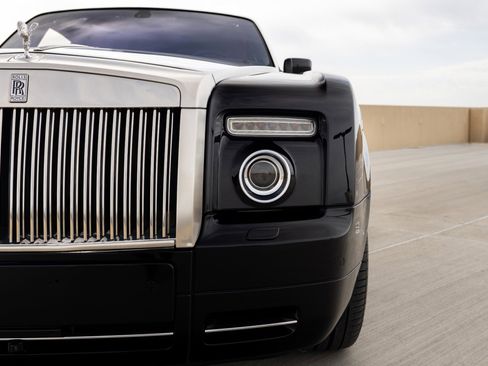 Used 2009 Rolls-Royce Phantom Drophead Coupe RWD image 19