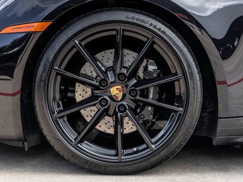 Certified 2020 Porsche 911 Carrera 4S AWD/4WD image 17