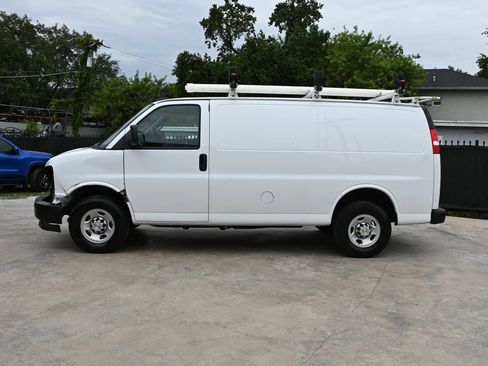 Used 2024 Chevrolet Express 2500 w/ Driver Convenience Package RWD image 6