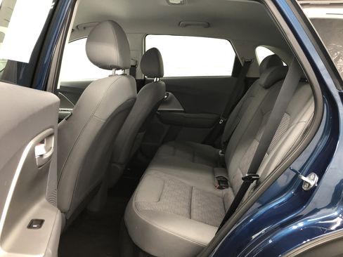 Certified 2022 Kia Niro LX image 10