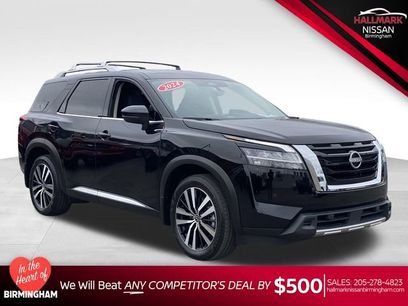 Used 2024 Nissan Pathfinder Platinum w/ Cargo Package