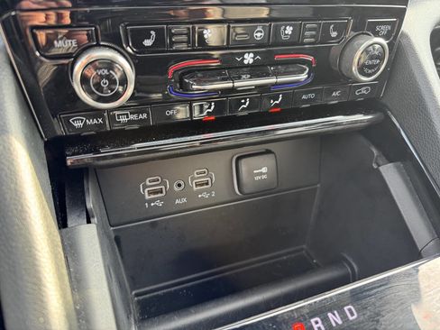 Used 2023 Jeep Grand Cherokee L Overland w/ MOPAR Finishing Package image 17