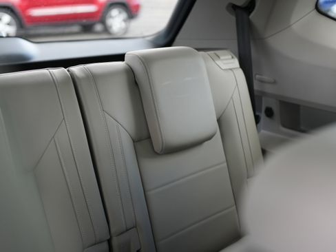 Used 2023 Volkswagen Atlas SEL R-Line image 26