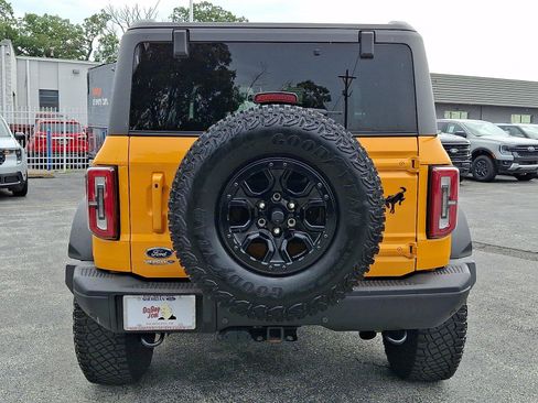 Certified 2021 Ford Bronco First Edition AWD/4WD image 5