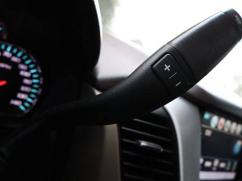 Used 2018 GMC Yukon SLT w/ Premium Edition image 35