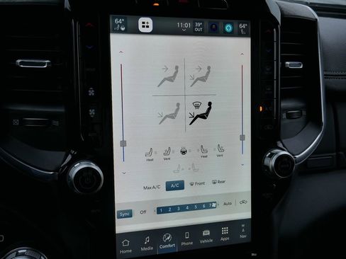 Used 2025 RAM 1500 Laramie image 30