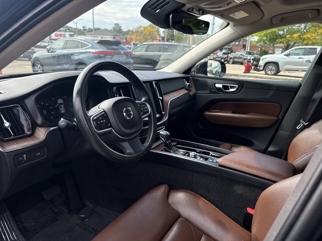 Used 2019 Volvo XC60 T5 Momentum w/ Protection Package Premier AWD/4WD image 15
