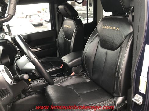 Used 2013 Jeep Wrangler Unlimited Sahara AWD/4WD image 15