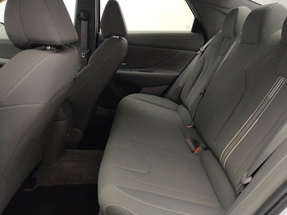 Used 2024 Hyundai Elantra SEL FWD image 18