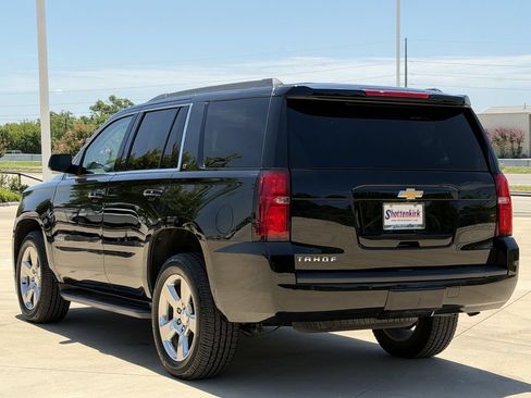 Used 2019 Chevrolet Tahoe LT w/ Luxury Package RWD image 4