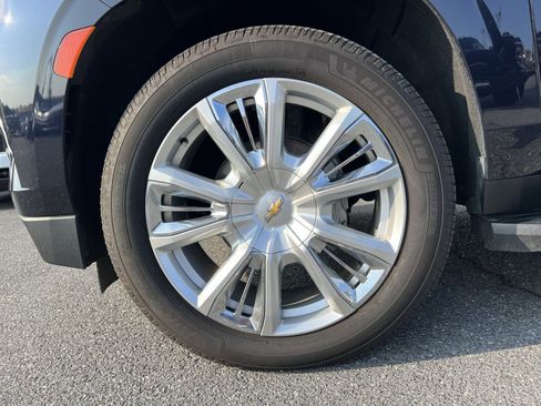 Used 2022 Chevrolet Suburban High Country w/ Max Trailering Package AWD/4WD image 12