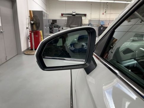 New 2026 Volkswagen Taos SE image 8