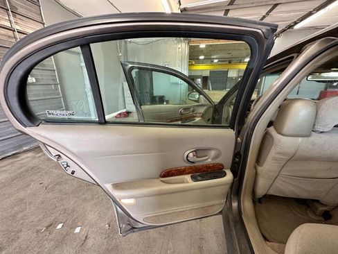 Used 2001 Buick Le Sabre Limited FWD image 23