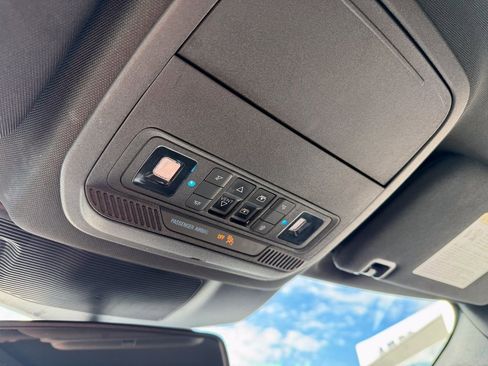 Used 2020 Ford Explorer Platinum w/ Premium Technology Package image 29