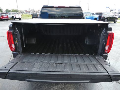 Used 2025 GMC Sierra 1500 SLT w/ SLT Convenience Package AWD/4WD image 19