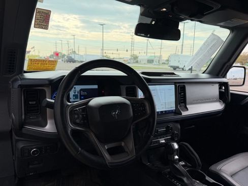 Used 2021 Ford Bronco Outer Banks AWD/4WD image 11