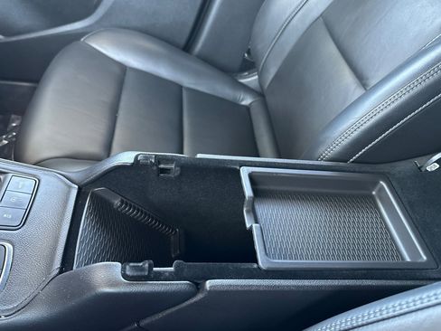 Used 2024 Cadillac XT4 Premium Luxury image 34