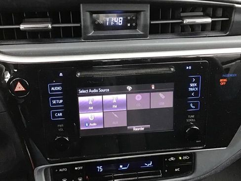 Used 2018 Toyota Corolla LE image 8