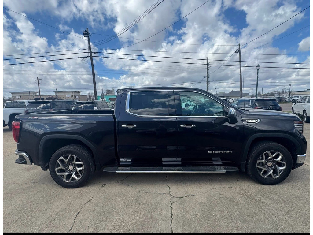Used 2023 GMC Sierra 1500 SLT AWD/4WD image 6