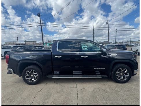 Used 2023 GMC Sierra 1500 SLT AWD/4WD image 6
