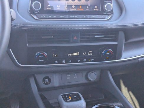 Certified 2025 Nissan Rogue SV image 20