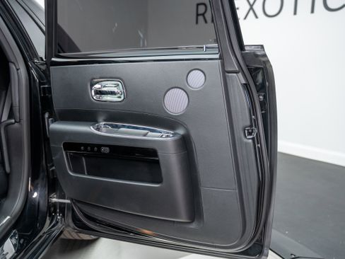 Used 2013 Rolls-Royce Ghost RWD image 25