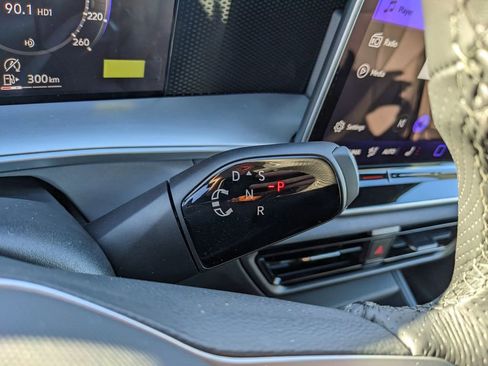 New 2026 Volkswagen Tiguan SE R-Line image 29