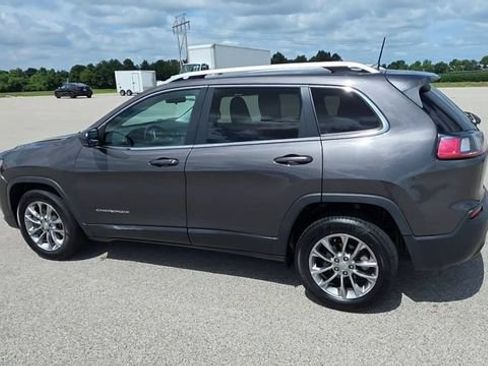 Used 2019 Jeep Cherokee Latitude Plus FWD image 7