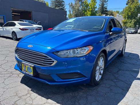 Used 2017 Ford Fusion SE w/ Fusion SE Technology Package FWD image 8