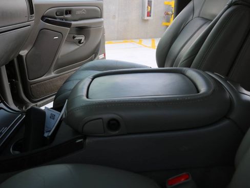 Used 2001 GMC Yukon XL Denali AWD/4WD image 99