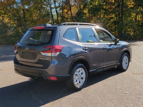 Used 2023 Subaru Forester image 4