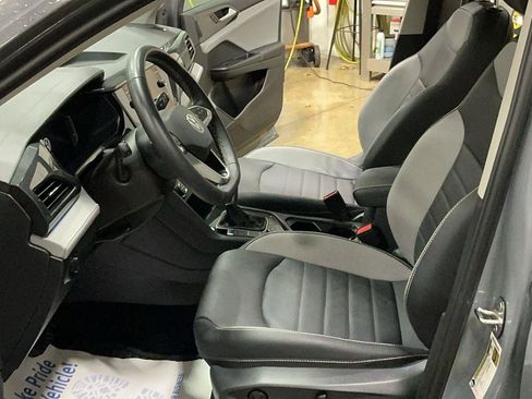 Used 2022 Volkswagen Taos SEL image 13