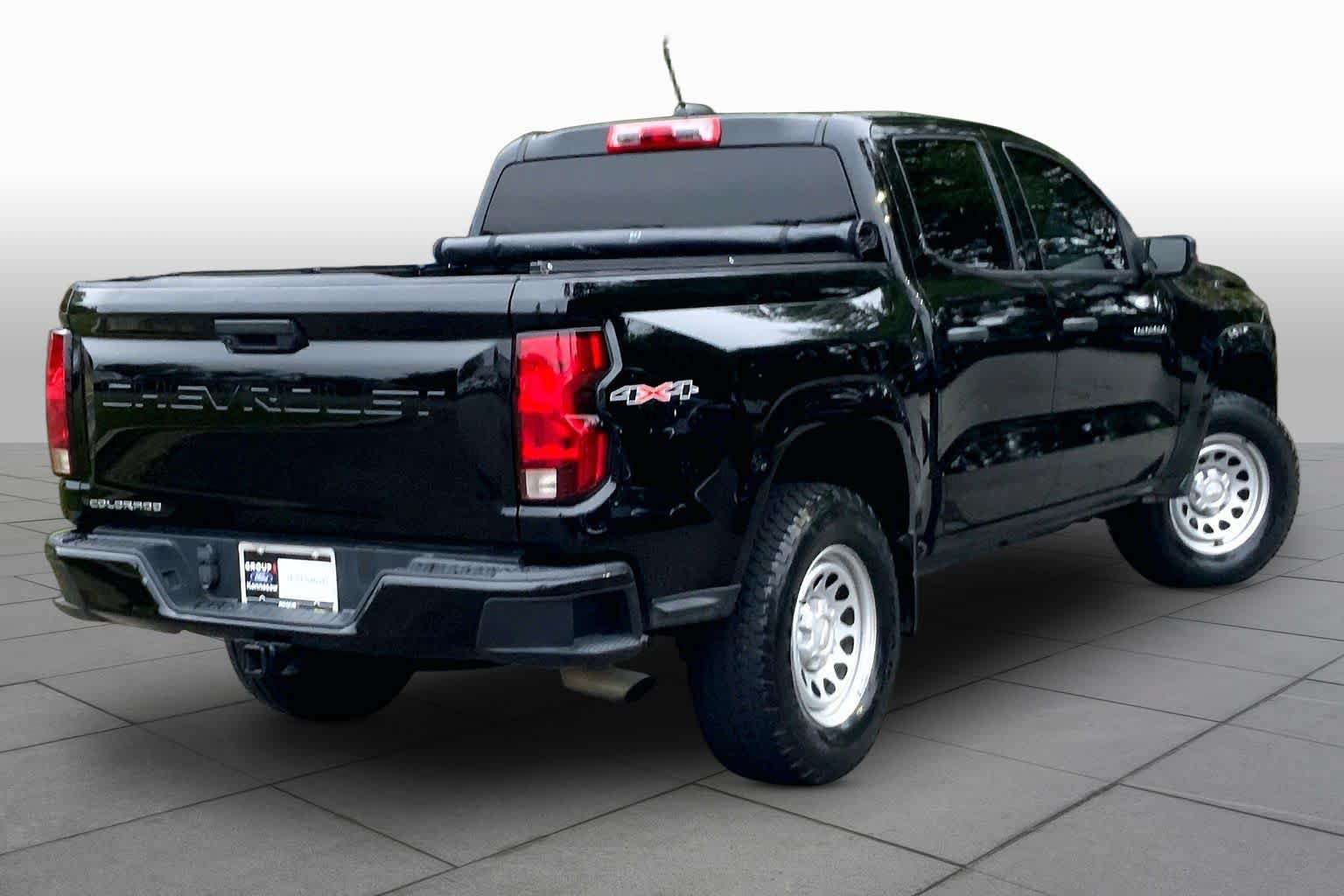 Used 2024 Chevrolet Colorado W/T w/ Advanced Trailering Package AWD/4WD image 13