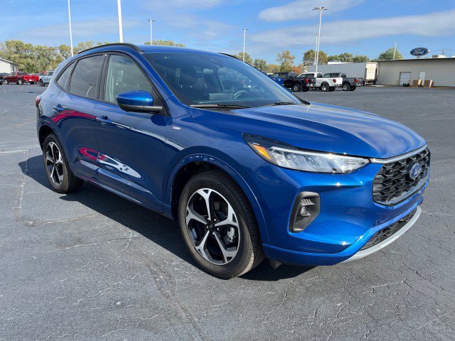 Used 2023 Ford Escape ST-Line Select w/ Tech Pack #2 AWD/4WD image 7