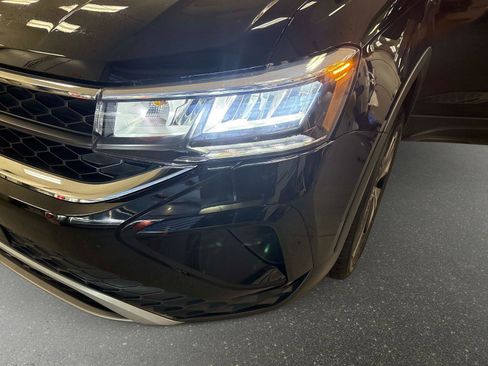 Certified 2024 Volkswagen Taos SE image 21