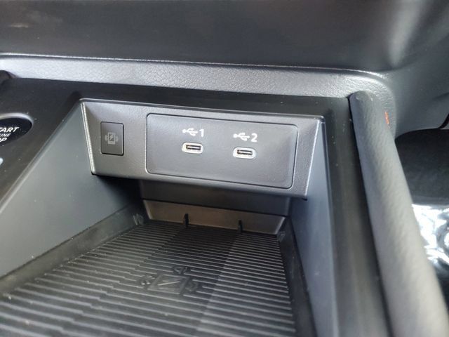 New 2026 Nissan Kicks SR w/ Cold Weather Package AWD/4WD image 17