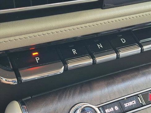 Used 2020 Lincoln Aviator Reserve RWD image 12