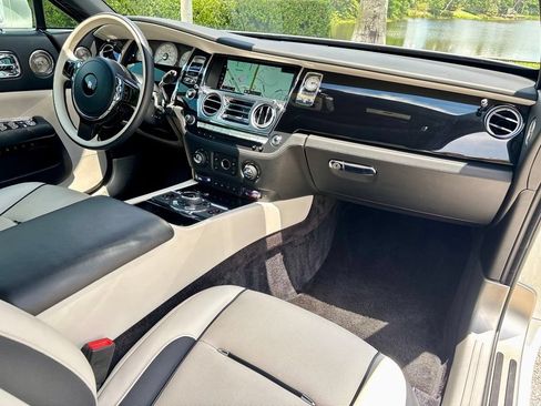 Used 2020 Rolls-Royce Wraith RWD image 21