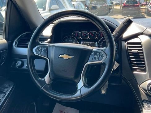 Used 2019 Chevrolet Suburban LT AWD/4WD image 12