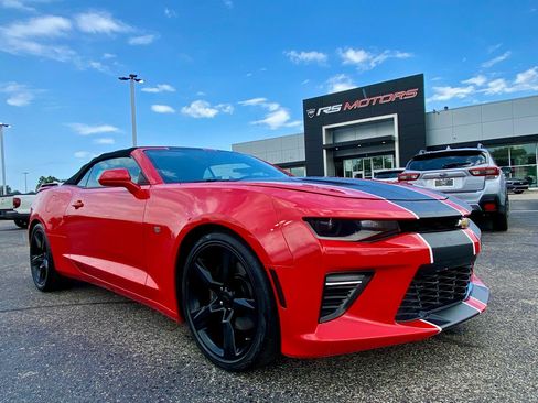 Used 2017 Chevrolet Camaro SS RWD image 2