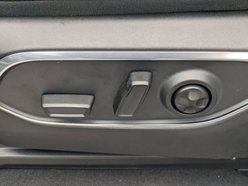 New 2026 Jeep Grand Wagoneer Limited w/ Convenience Group I AWD/4WD image 22