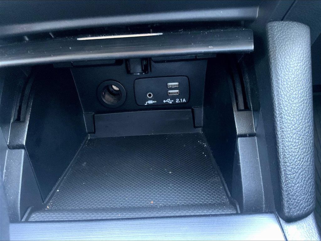 Used 2019 Subaru Outback 2.5i Limited AWD/4WD image 16
