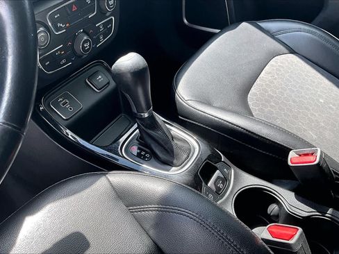Used 2019 Jeep Compass Latitude FWD image 15