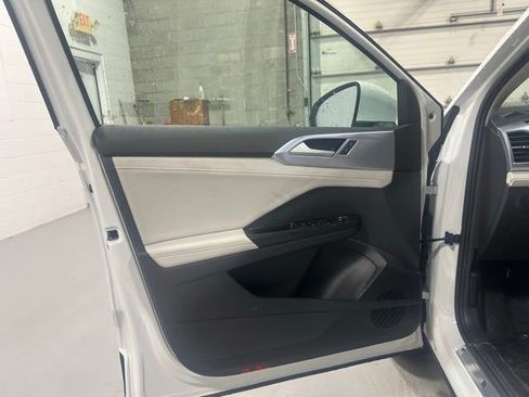 New 2026 Volkswagen Taos SE AWD/4WD image 9