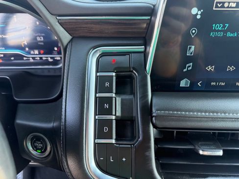 Used 2023 Chevrolet Suburban LT AWD/4WD image 34