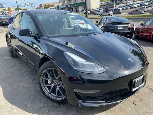 Used 2023 Tesla Model 3 Standard Range RWD image 1