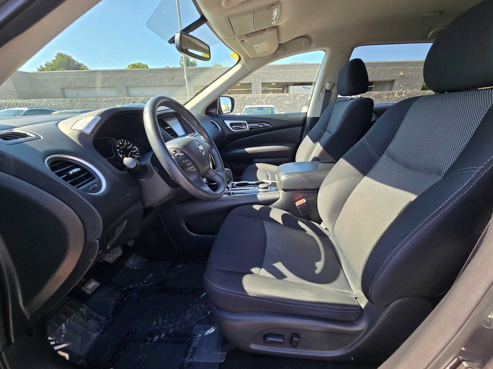 Used 2019 Nissan Pathfinder SV AWD/4WD image 21