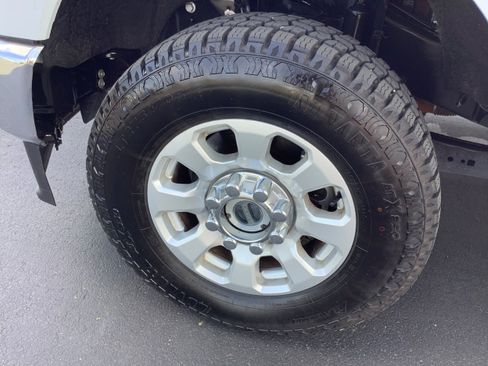 Used 2024 Ford F250 XLT AWD/4WD image 4