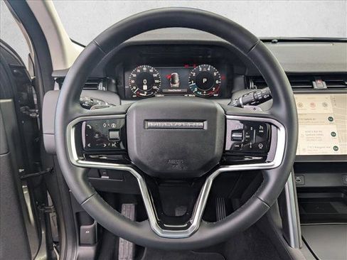 Used 2025 Land Rover Discovery Sport S image 16
