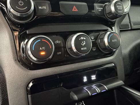 Used 2022 RAM 1500 Lone Star AWD/4WD image 22